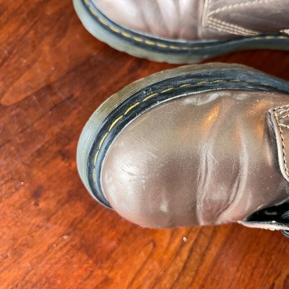 Dr. Martens 1460 J Rose Gold Boots- Size‎ Youth 3. - Picture 3 of 9